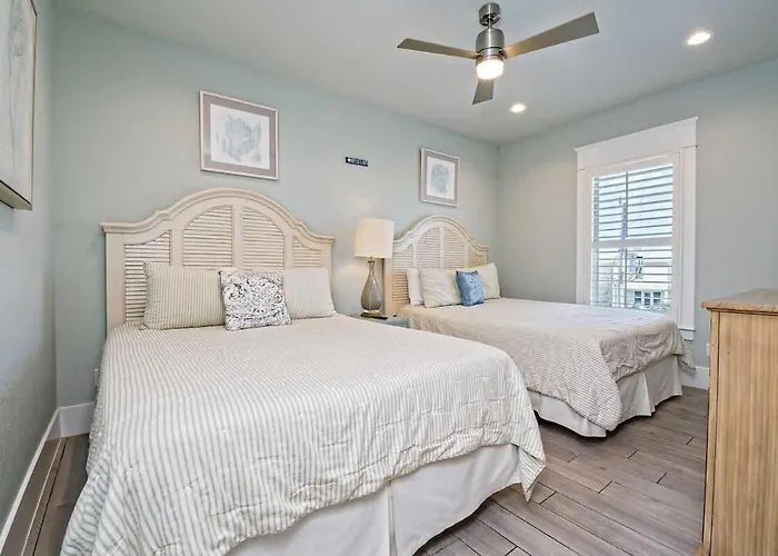 Beachfront 8bedrooms Lemonshello *