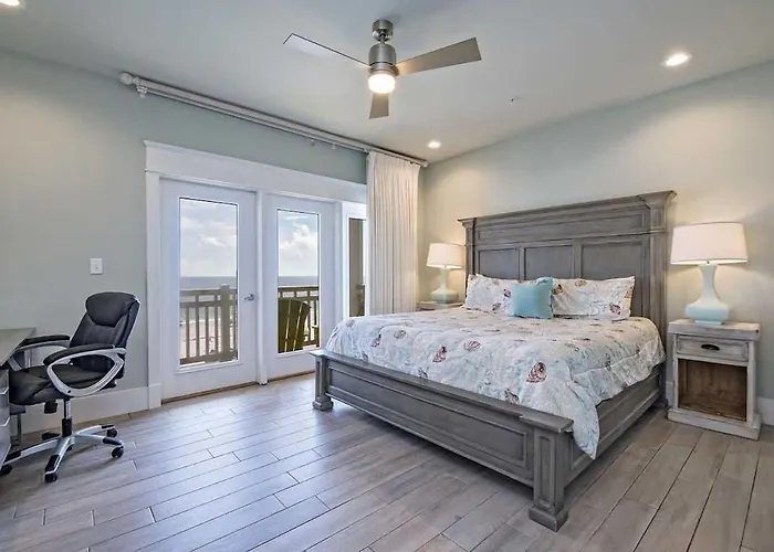 Beachfront 8bedrooms Lemonshello Holiday home *